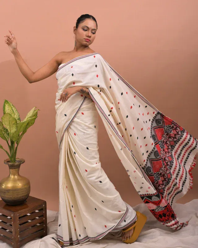 Handwoven Tussar Muga Silk Assam Saree - Image 4